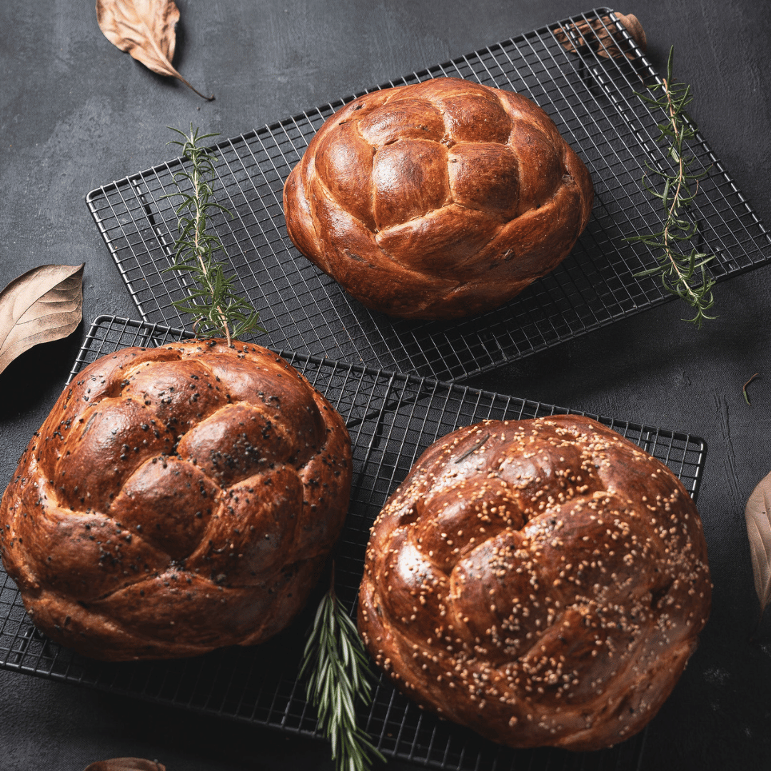 Bollitos Brioche Challah con Ajos Asados y Queso Mozarella