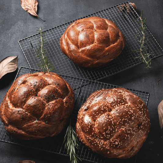 Bollitos Brioche Challah con Ajos Asados y Queso Mozarella